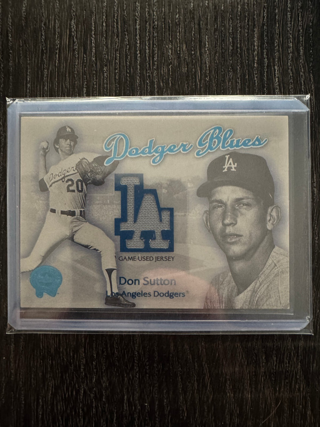 2001 FLEER - HOF DON SUTTON DODGER BLUES UNIFORM PATCH BASEBALL CARD